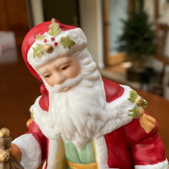 Christmas Avon porcelain collectible - Picture 10 of 10